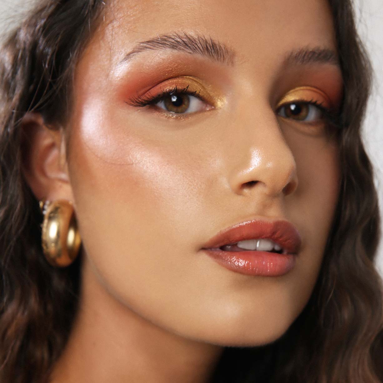 summer glow makeup - Lou Dartford Green Beauty